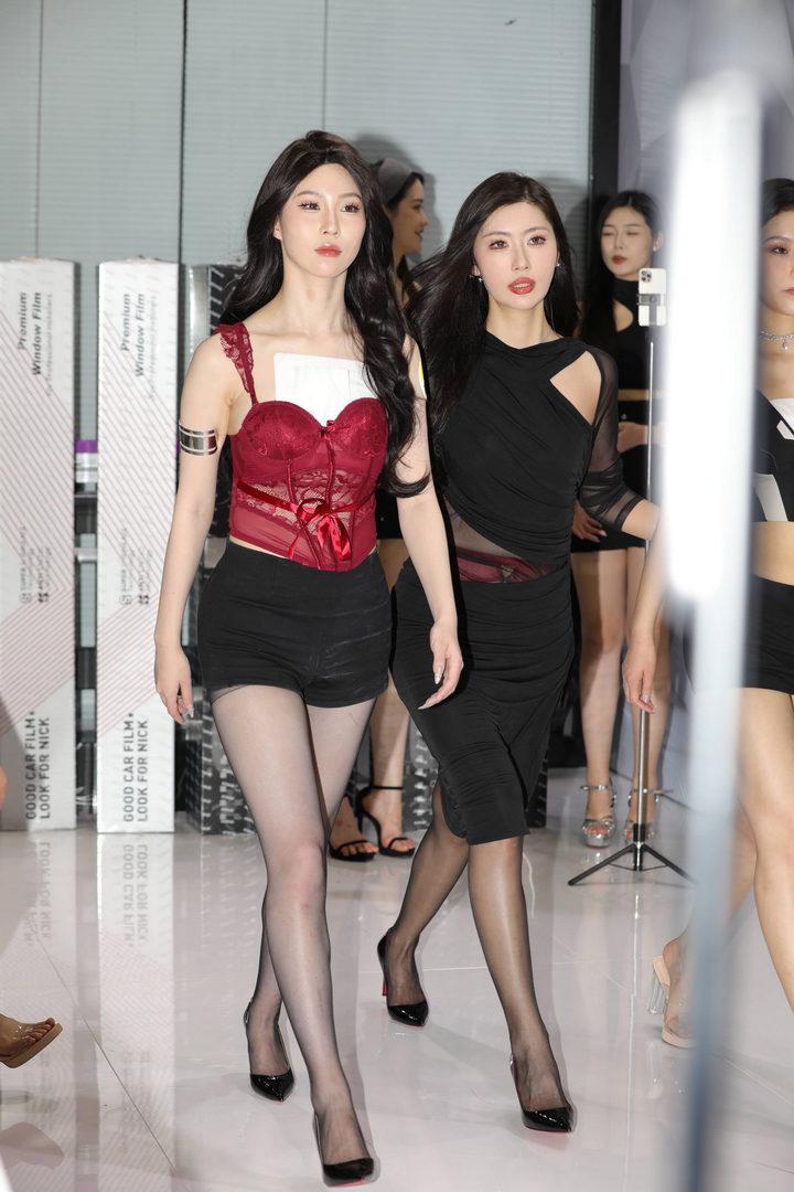 QD4436 套图52张-神兽街拍