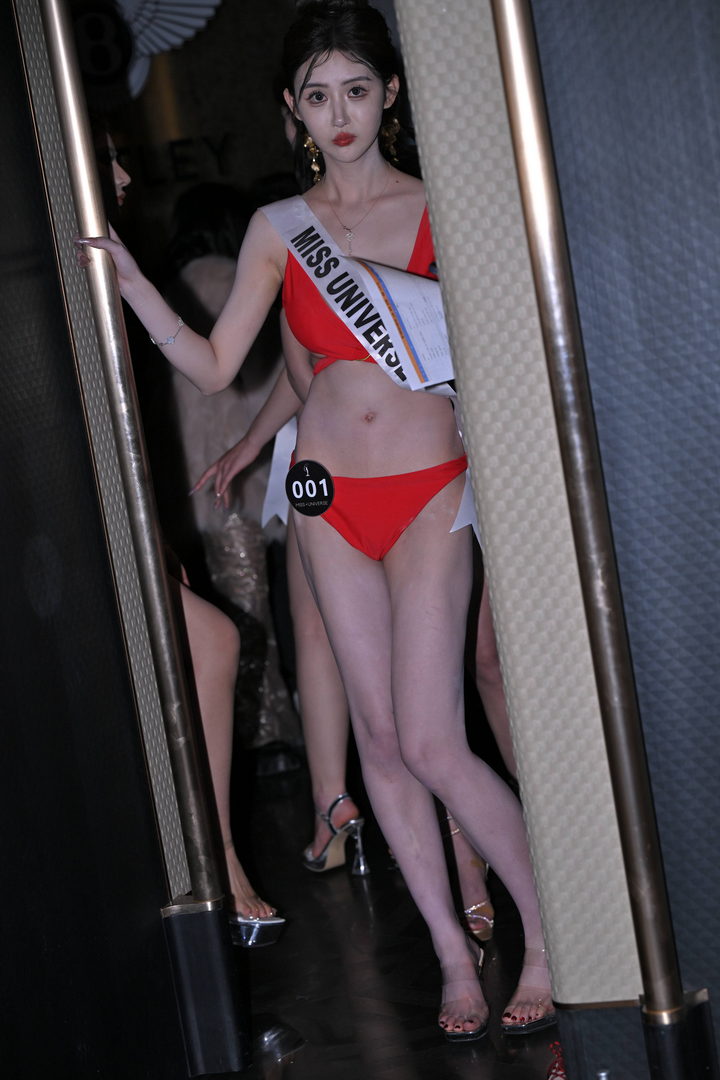 QD4542 套图183张-神兽街拍