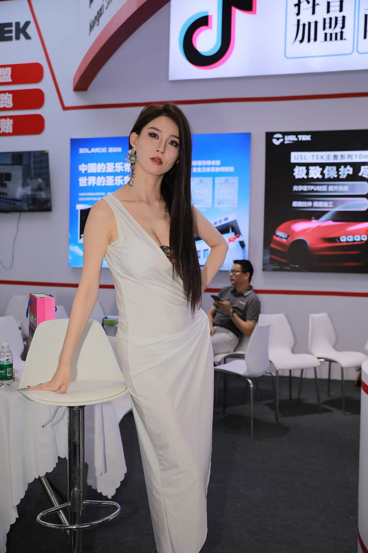 QD4633 套图324张-神兽街拍